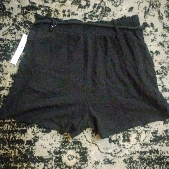 NWT black JOE B. high & elastic waisted newsboy style shorts w/ tasseled belt-M - Picture 6 of 6